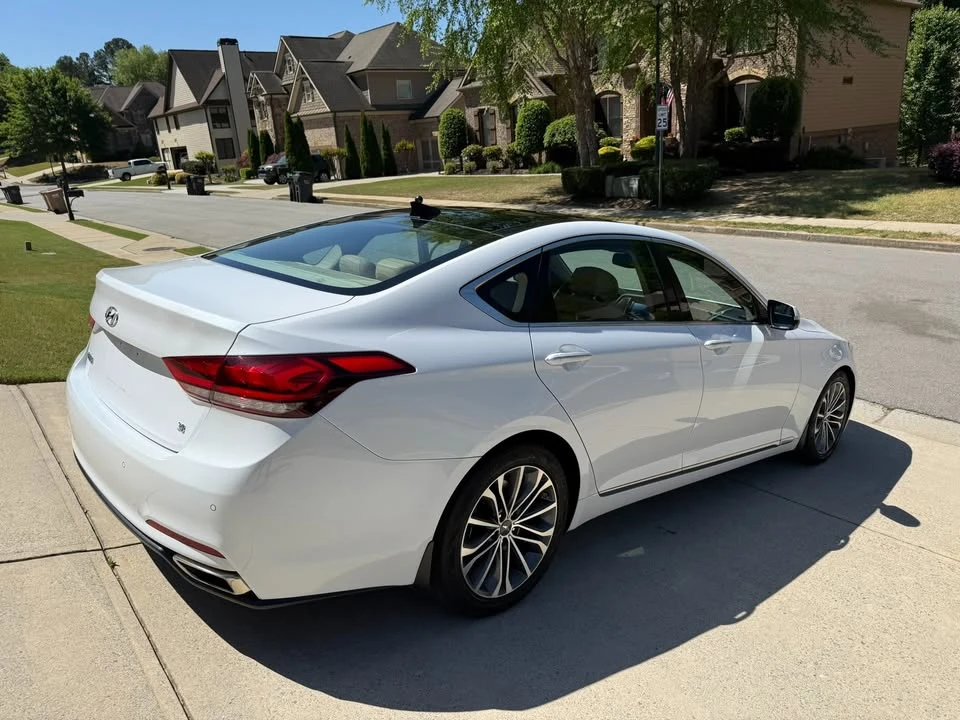 2016 Hyundai Genesis - Image 4 of 20