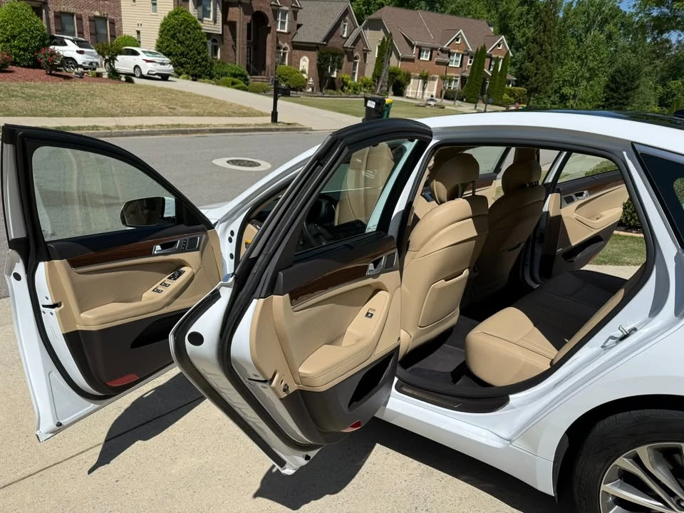 2016 Hyundai Genesis - Image 12 of 20