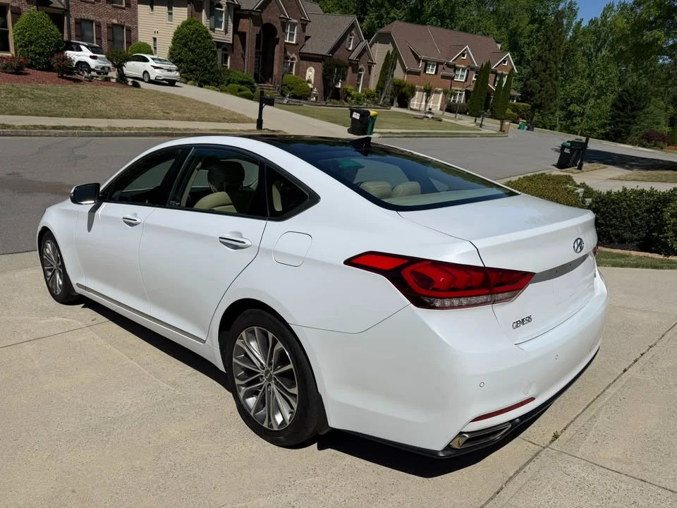 2016 Hyundai Genesis - Image 6 of 20