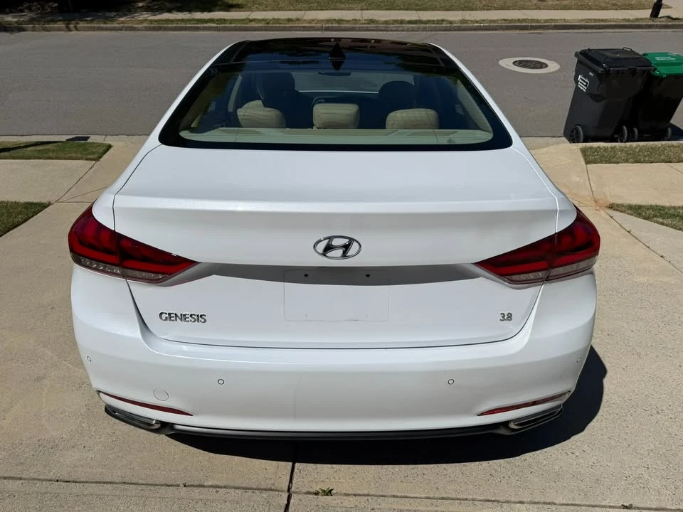 2016 Hyundai Genesis - Image 5 of 20