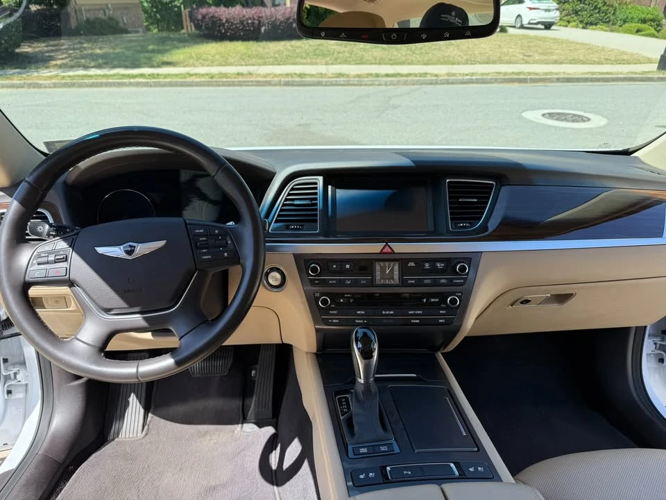2016 Hyundai Genesis - Image 15 of 20