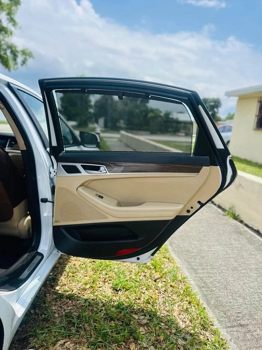 2016 Hyundai Genesis - Image 12 of 18