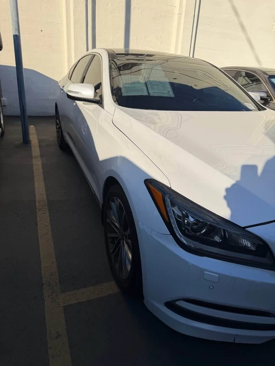 2016 Hyundai Genesis - Image 2 of 3