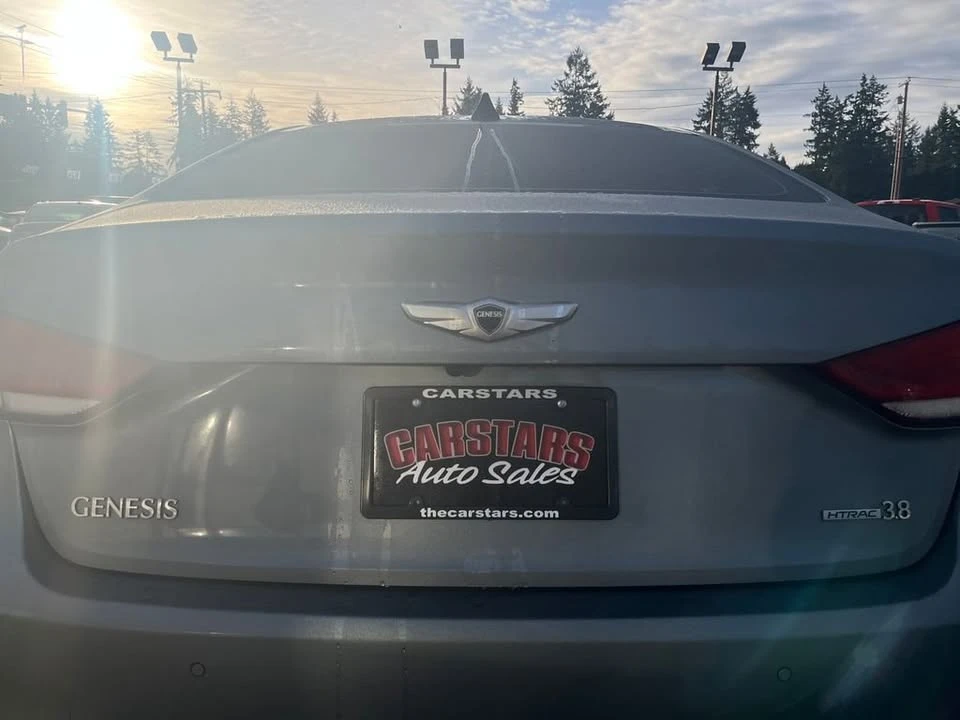 2016 Hyundai Genesis - Image 14 of 19