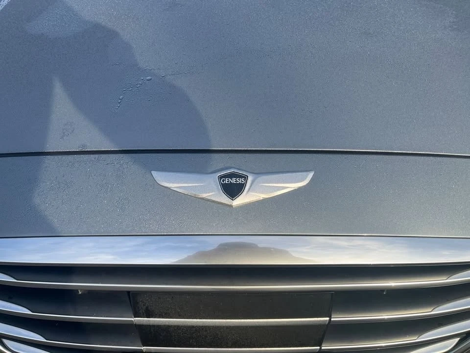 2016 Hyundai Genesis - Image 9 of 19