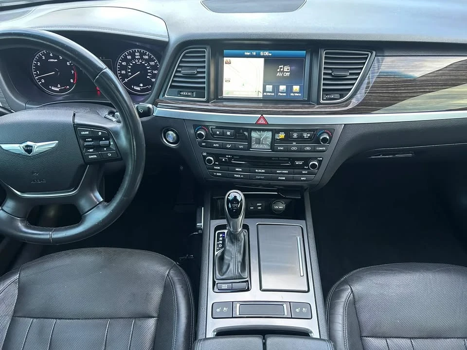 2016 Hyundai Genesis - Image 11 of 15