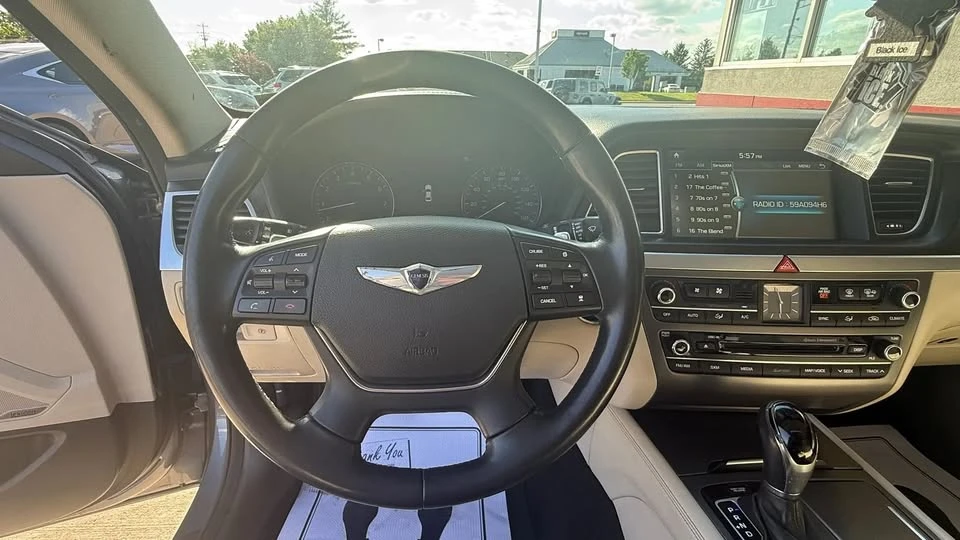 2016 Hyundai Genesis - Image 13 of 20