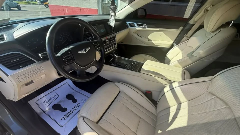 2016 Hyundai Genesis - Image 9 of 20