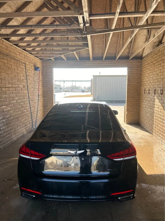 2016 Hyundai Genesis - Image 5 of 12