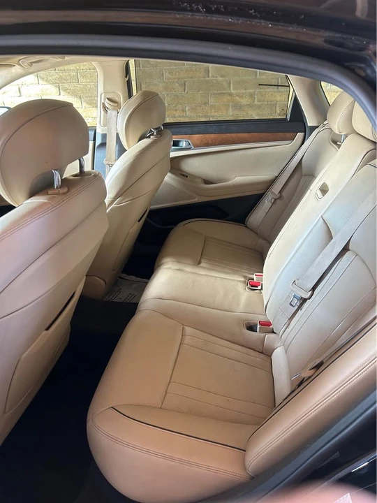 2016 Hyundai Genesis - Image 7 of 12