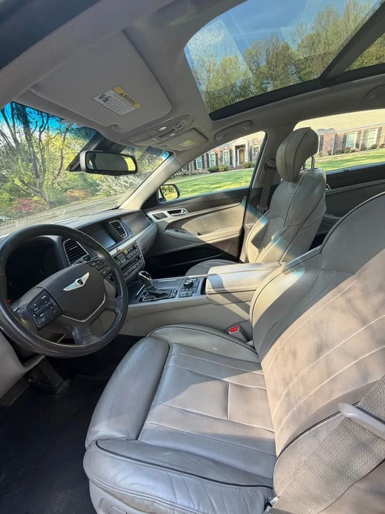 2016 Hyundai Genesis - Image 5 of 14