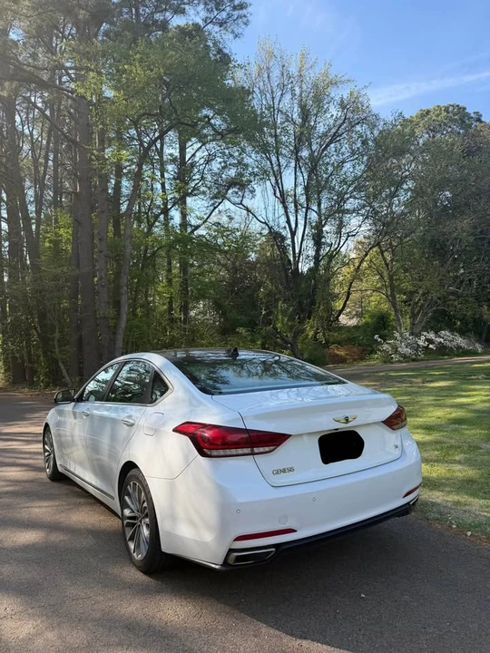 2016 Hyundai Genesis - Image 12 of 14
