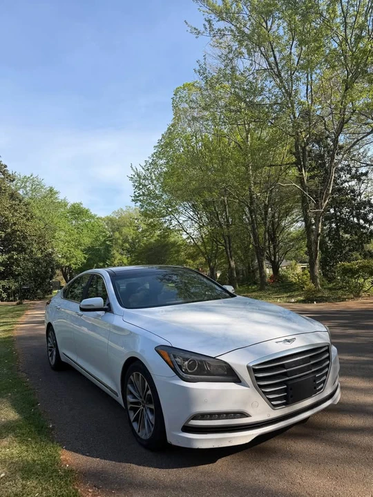 2016 Hyundai Genesis - Image 2 of 14