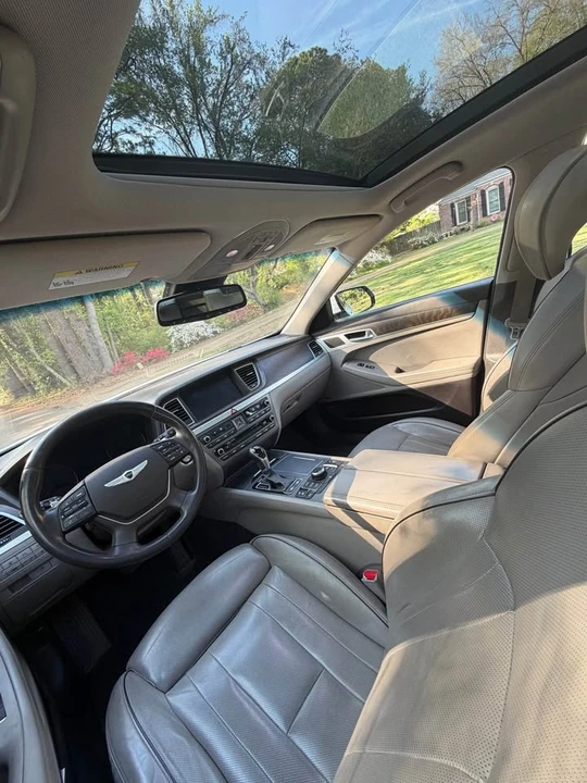 2016 Hyundai Genesis - Image 8 of 14