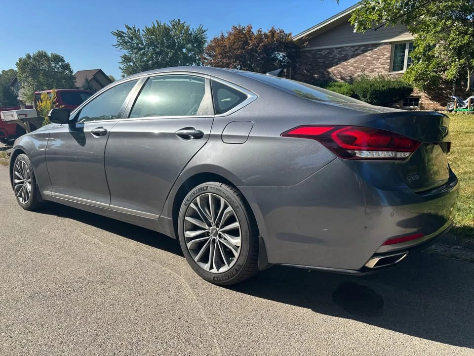 2016 Hyundai Genesis - Image 4 of 10
