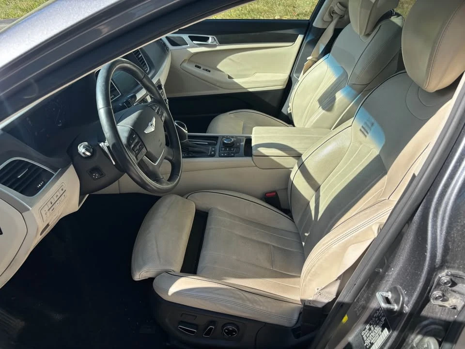 2016 Hyundai Genesis - Image 2 of 10