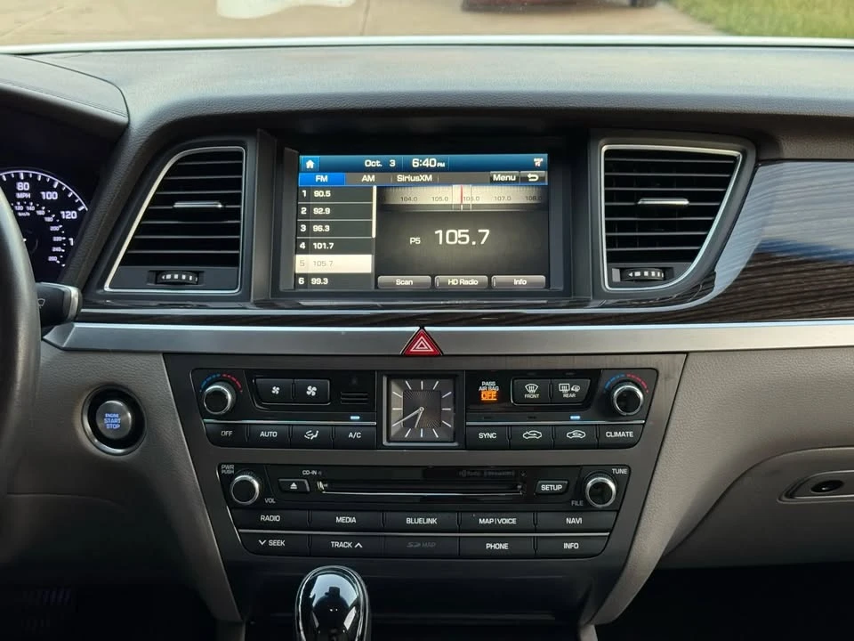 2016 Hyundai Genesis - Image 13 of 20