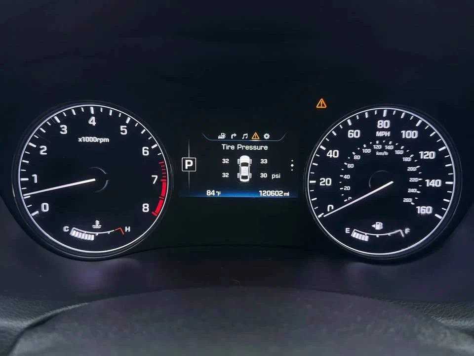 2016 Hyundai Genesis - Image 12 of 20