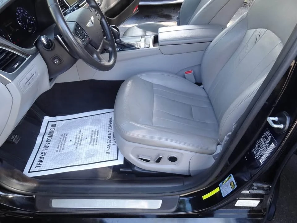 2016 Hyundai Genesis - Image 9 of 20