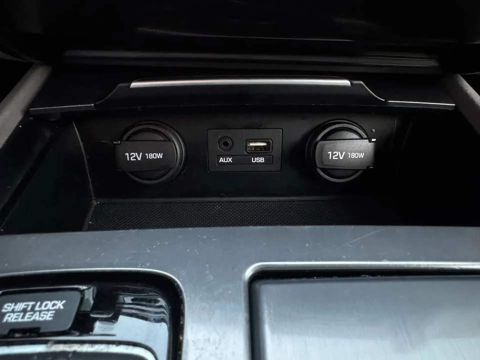 2016 Hyundai Genesis - Image 15 of 20