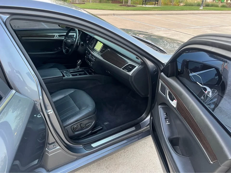 2016 Hyundai Genesis - Image 7 of 20