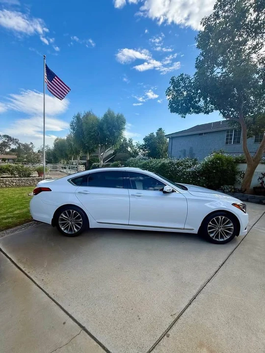 2016 Hyundai Genesis - Image 12 of 13