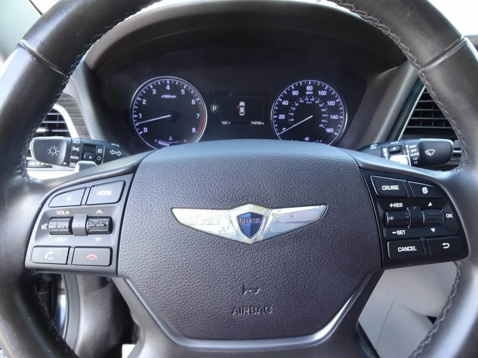 2016 Hyundai Genesis - Image 18 of 20