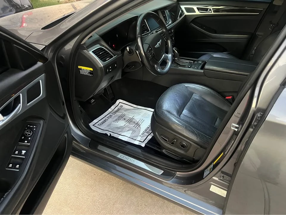 2016 Hyundai Genesis - Image 10 of 20
