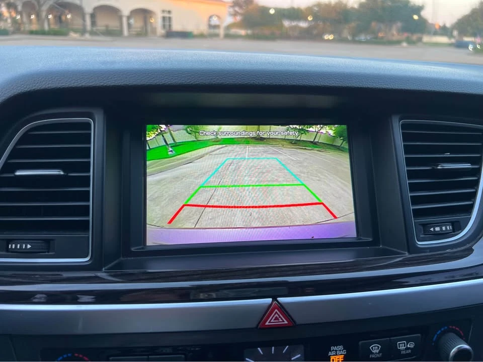 2016 Hyundai Genesis - Image 13 of 20