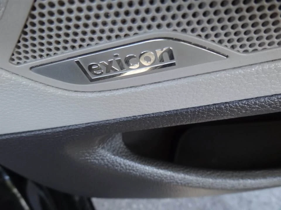 2016 Hyundai Genesis - Image 17 of 20