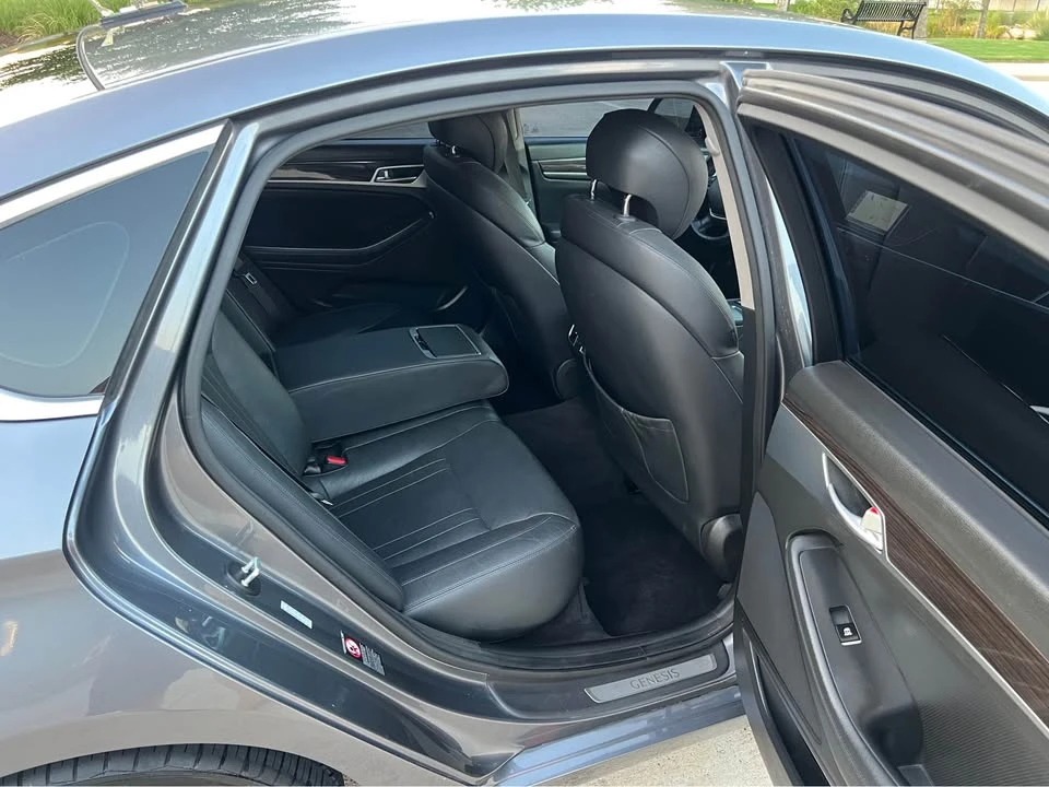 2016 Hyundai Genesis - Image 8 of 20