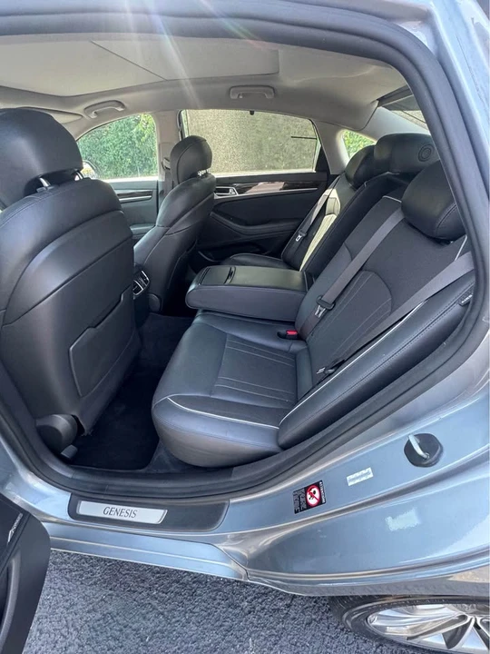 2016 Hyundai Genesis - Image 6 of 13