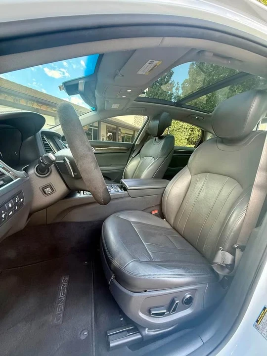 2016 Hyundai Genesis - Image 6 of 13