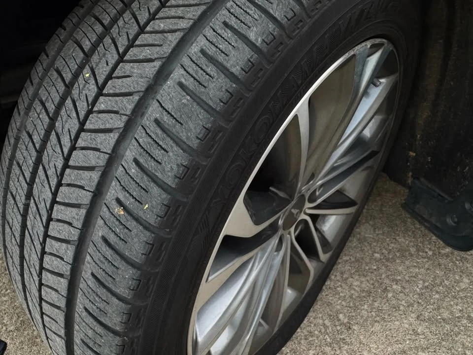 2016 Hyundai Genesis - Image 19 of 20