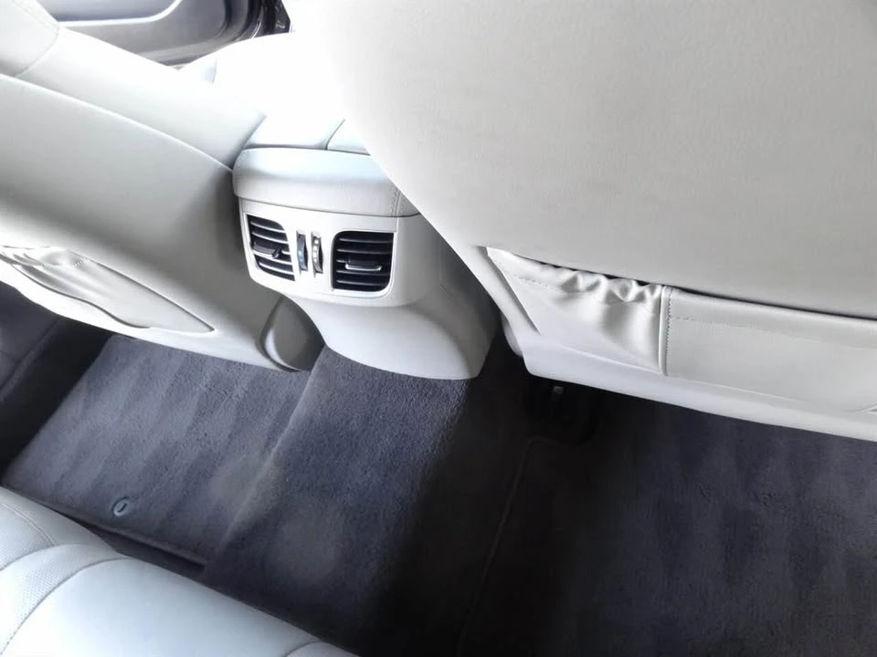2016 Hyundai Genesis - Image 14 of 20