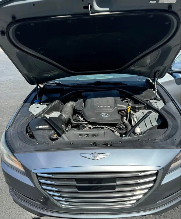 2016 Hyundai Genesis - Image 11 of 13