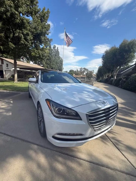 2016 Hyundai Genesis - Image 2 of 13