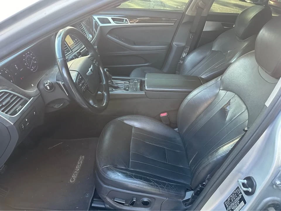 2016 Hyundai Genesis - Image 5 of 15