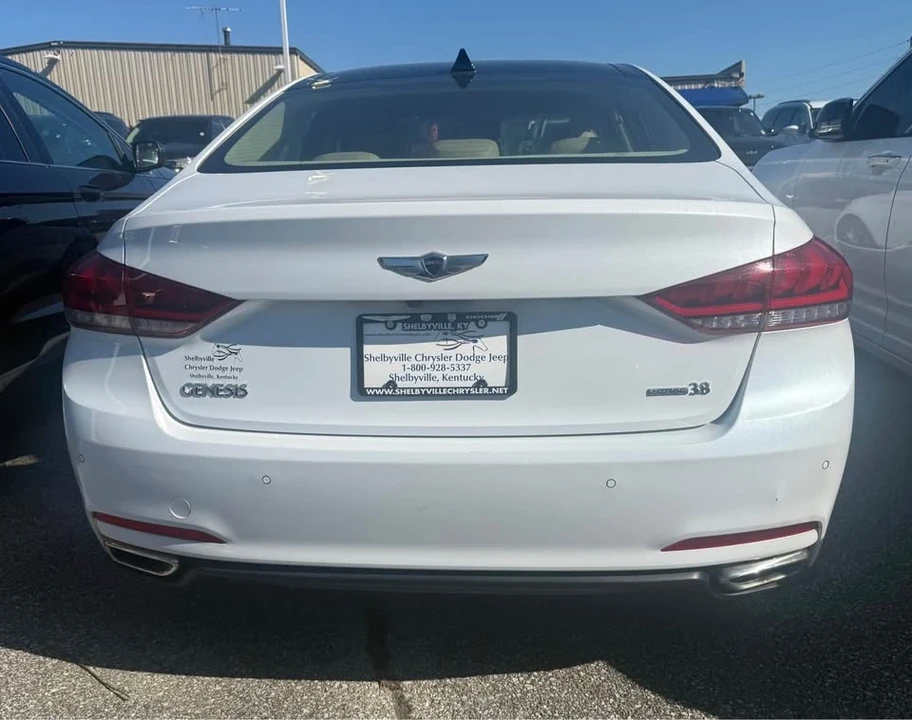 2016 Hyundai Genesis - Image 7 of 11