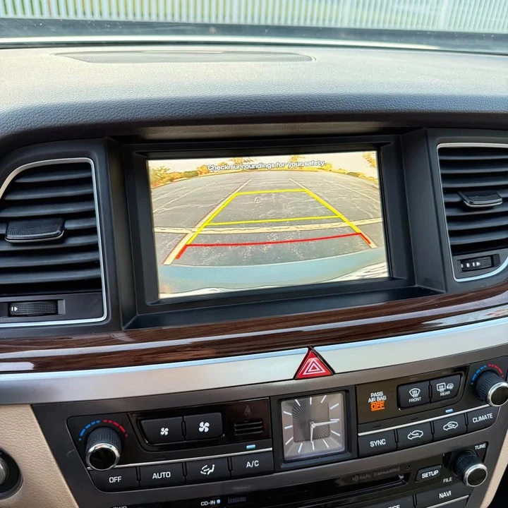 2016 Hyundai Genesis - Image 14 of 19