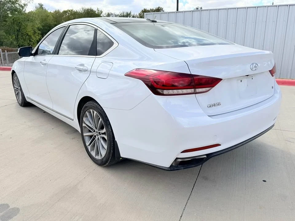 2016 Hyundai Genesis - Image 4 of 17