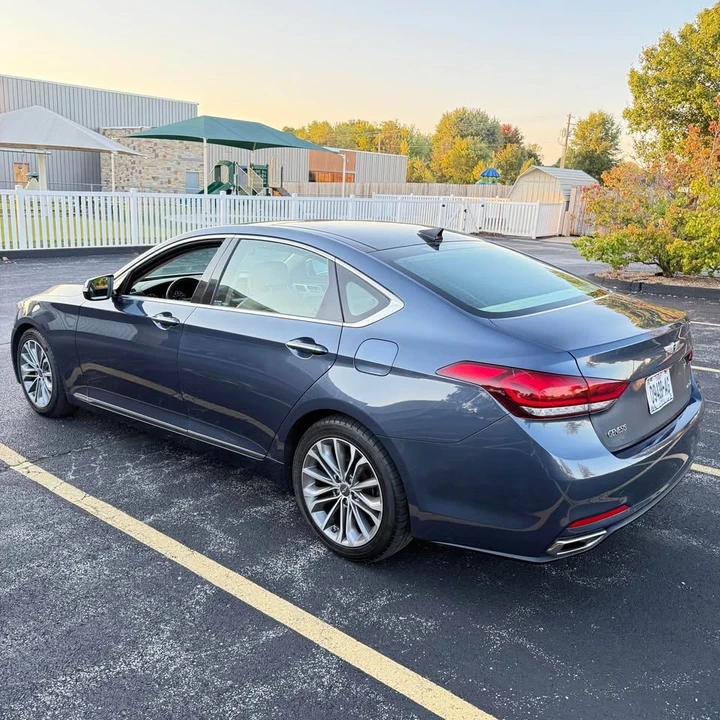 2016 Hyundai Genesis - Image 2 of 19