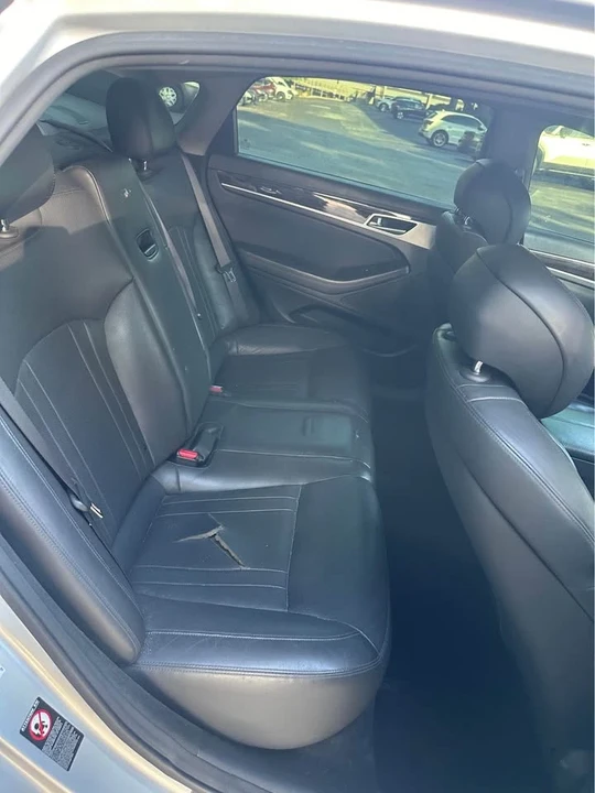 2016 Hyundai Genesis - Image 12 of 15