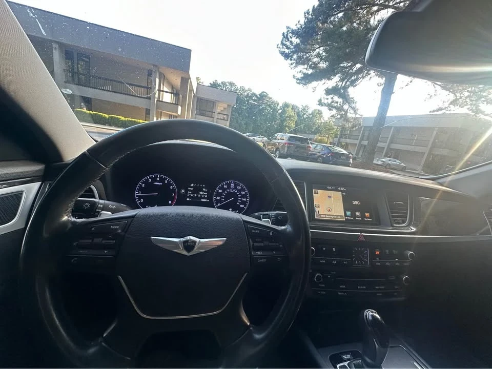 2016 Hyundai Genesis - Image 14 of 15