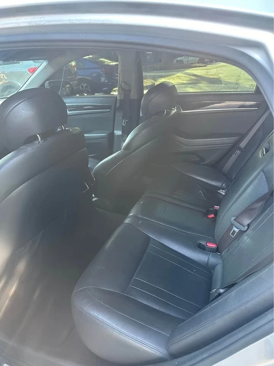 2016 Hyundai Genesis - Image 7 of 15