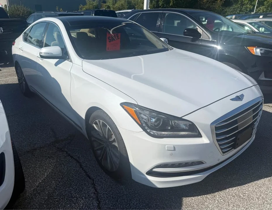 2016 Hyundai Genesis - Image 6 of 11