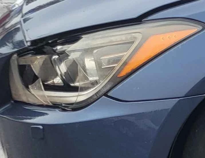 2016 Hyundai Genesis - Image 8 of 12