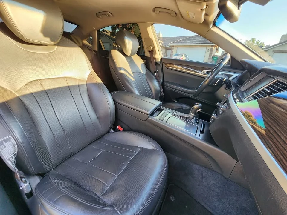 2016 Hyundai Genesis - Image 13 of 19