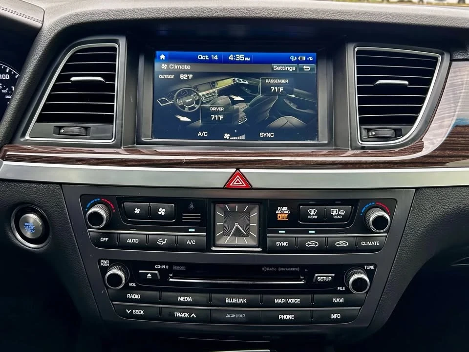 2016 Hyundai Genesis - Image 10 of 20