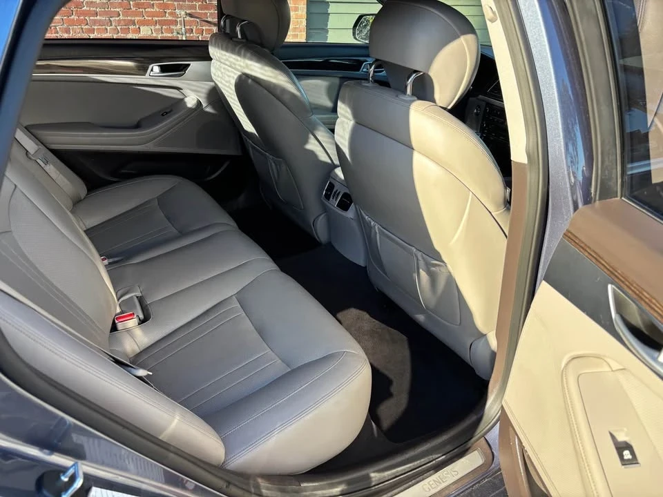 2016 Hyundai Genesis - Image 9 of 14